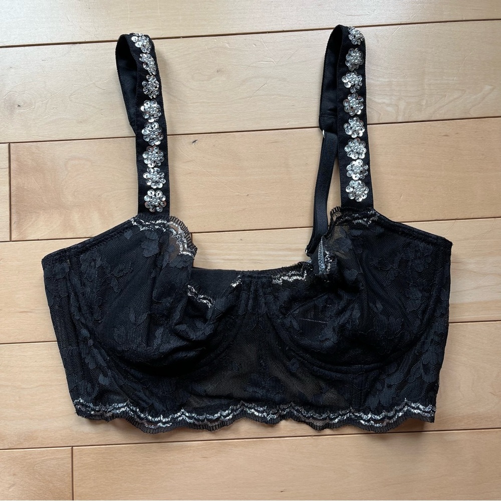 NWOT VS 34D Bra